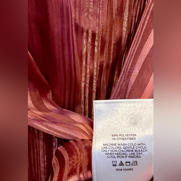 Express Relaxed Portofino V- Neck Form long sleeve woman blouse.New with tags - Picture 9 of 9